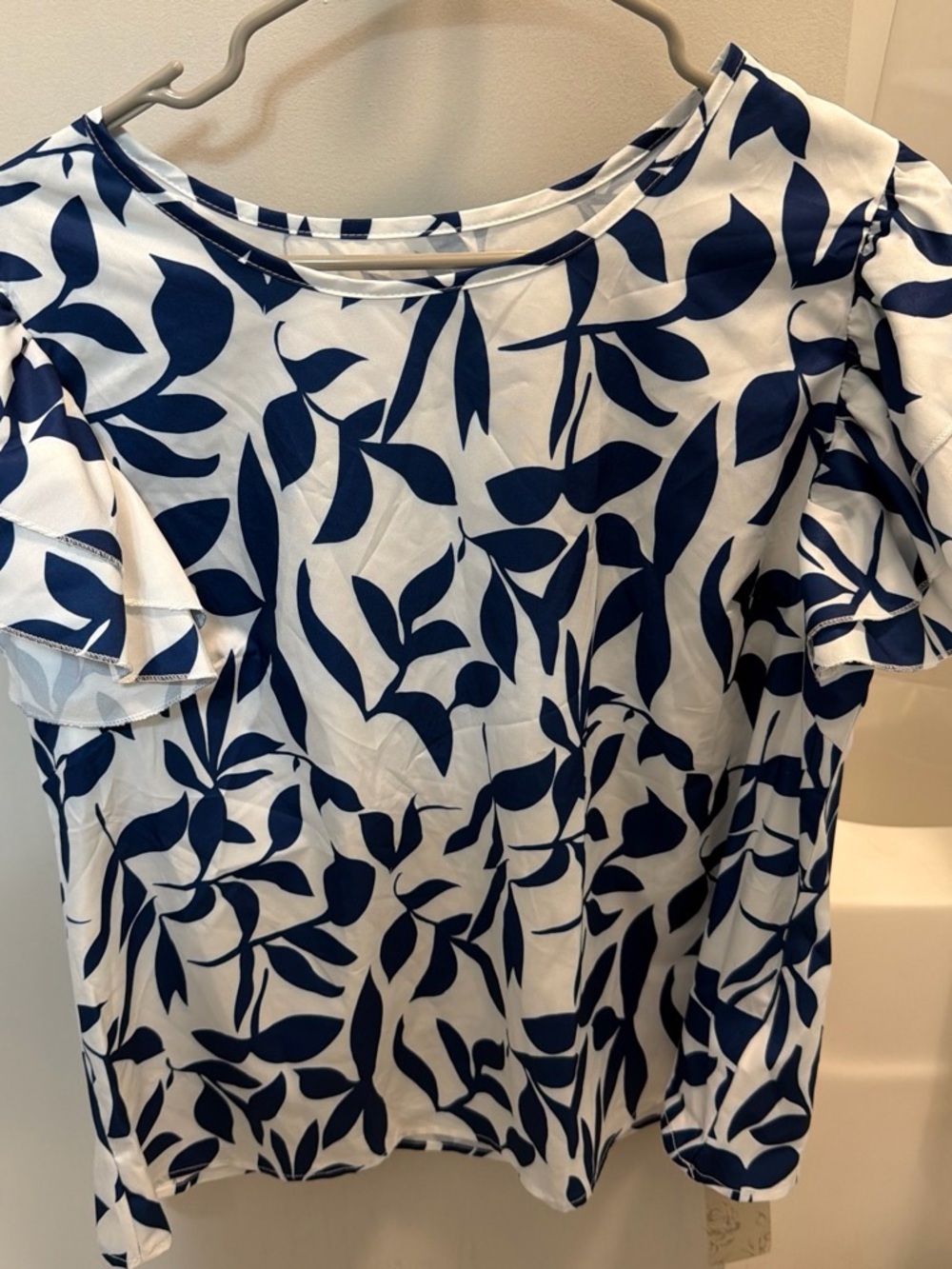 White and Navy Leaf-Print Ruffle-Sleeve Blouse
